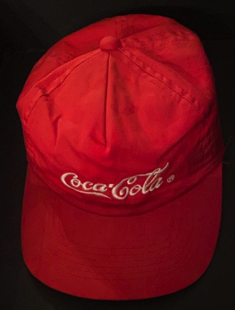 8665-1 € 5,00 coca cola petje rood geborduurd.jpeg